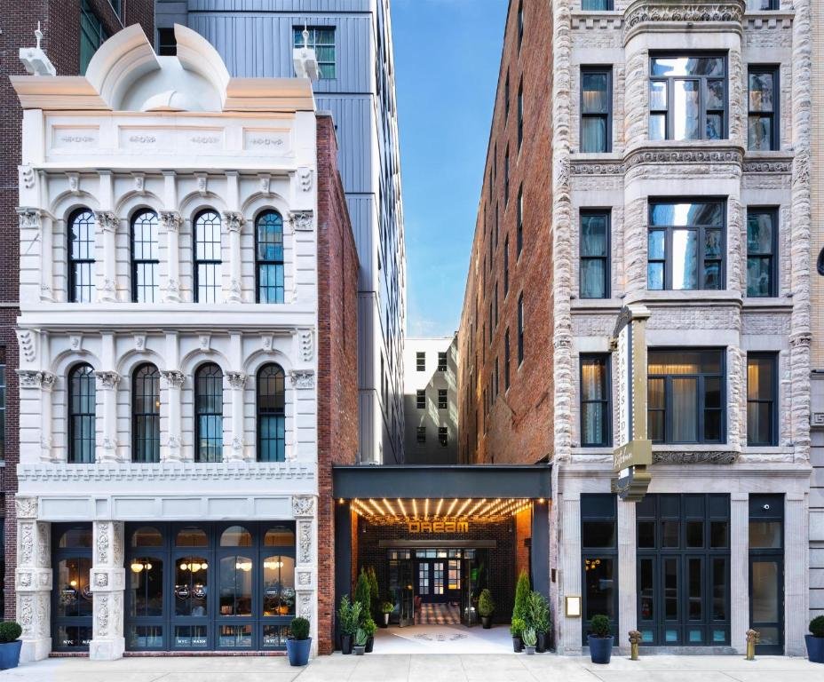 Art Deco guest room and suite interior at Dream Nashville in Printers Alley