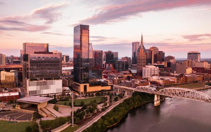 Seventh-floor infinity pool overlooking the Cumberland River at Four Seasons Hotel Nashville