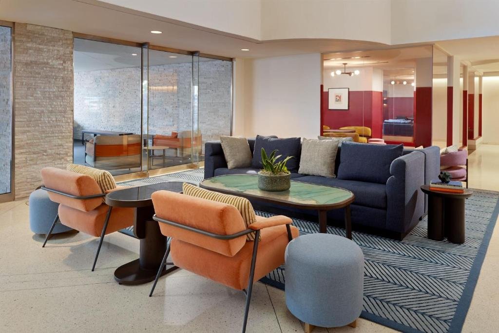 28th-floor Skye Lounge overlooking the State Capitol at Sheraton Grand Nashville